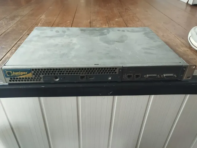 Roteador juniper j2300