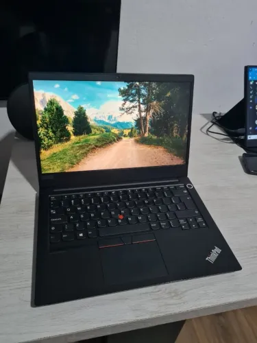 Notebook Lenovo ThinkPad E14 i5 10a Geração | 8GB RAM | SSD 240GB | Tela Full HD IPS