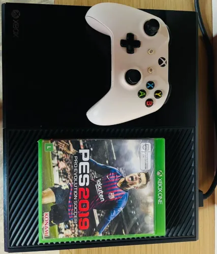 Xbox One + Controle Xbox One S +  JOGO PES 2019 - AVALIO TROCAS