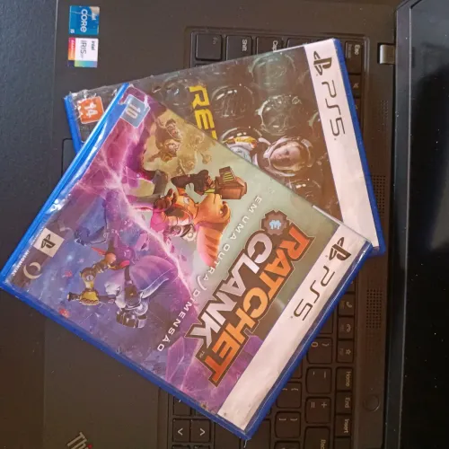 2 jogos de PS5 - Returnal e Ratchet