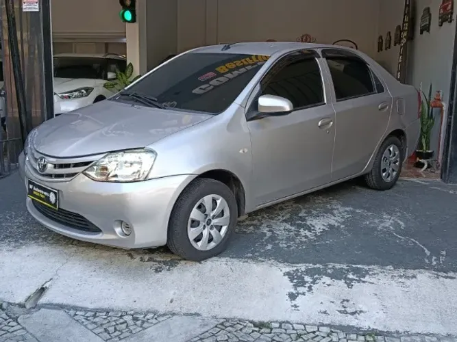 Toyota Etios X Sedan 1.5 Flex 16V 4P Aut. 2017