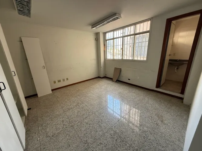 Aluga se andar inteiro com 340 m2
