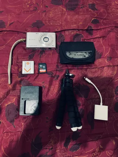 Sony Cyber-shot 14.1MP + Kit Completo