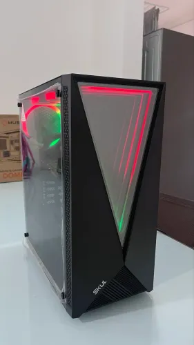 PC Gamer Intel i5 9600KF 3.7 GHz + RX 580 8Gb