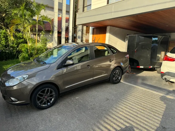 Fiat Grand Siena Essence Dual. 1.6 Flex 16V 2015