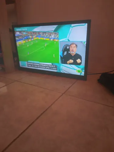 Vendo TV 32 polegadas LG com entrada pro aparelho smart