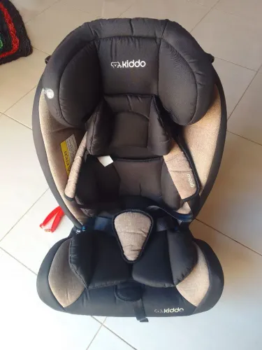 Cadeirinha infantil para automóveis