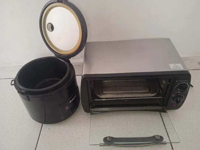Vende-se forninho elétrico Black&dacker e panela de arroz elétrica, funcionando os dois