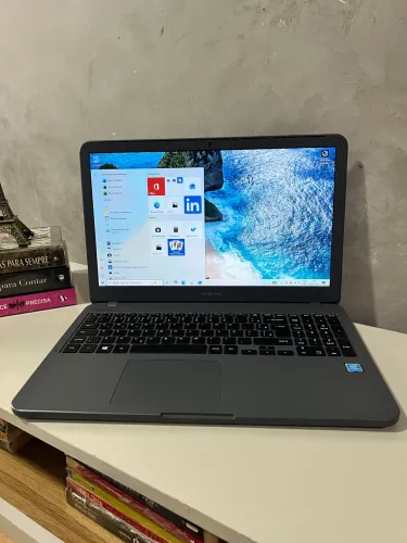 Notebook Samsung Essentials E20