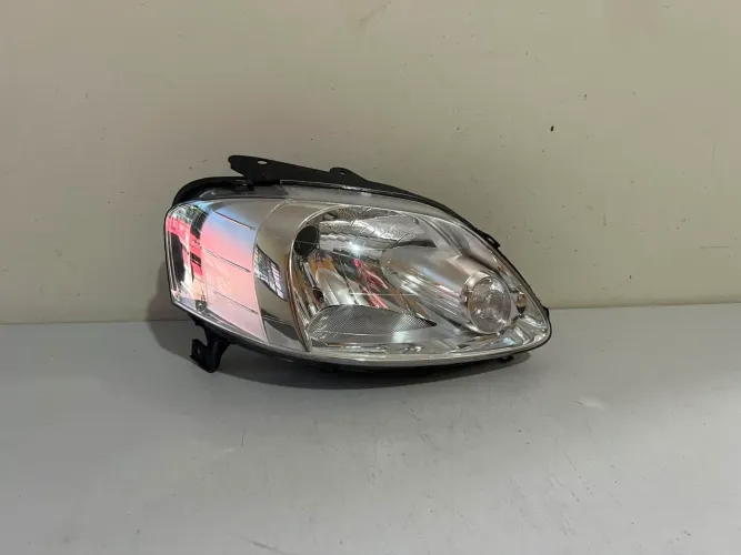 Farol direito Fox / SpaceFox / CrossFox 2003/2004/2005/2006/2007/2008/2009/2010