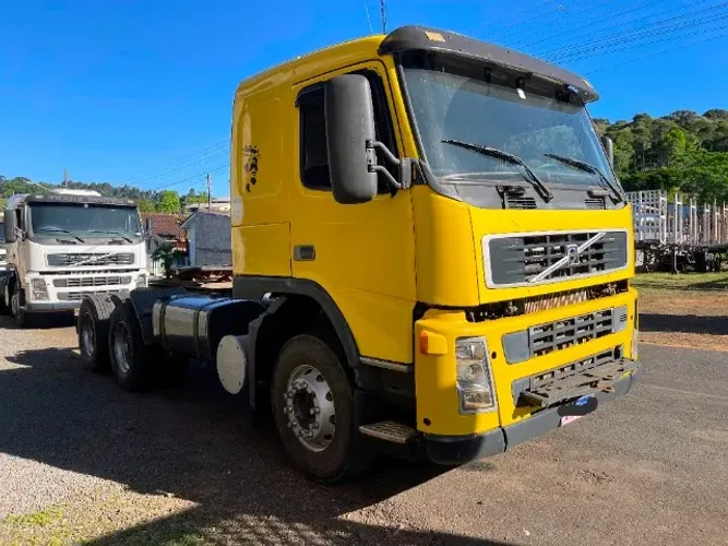 Caminhão Volvo traçado FM12 420 ano 2005/ Revisado c/pneus Bons
