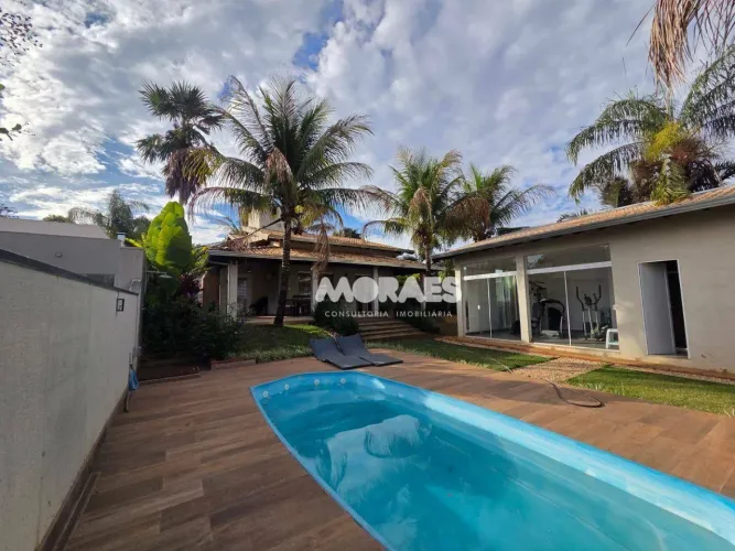 Casa com 3 quartos, sendo 1 suíte para alugar, 210 m² por R$ 6.903/mês - Residencial Prima