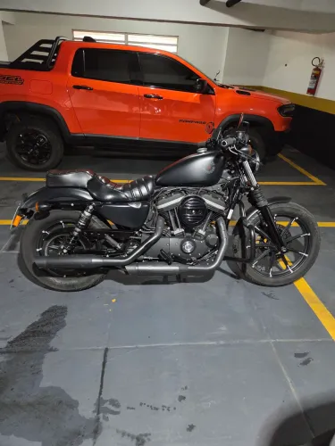 HARLEY DAVIDSON SPORTSTER XL883N IRON