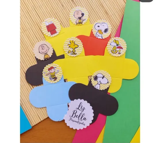 Forminhas para docinhos Snoopy -Charlie Brown 100 unidades