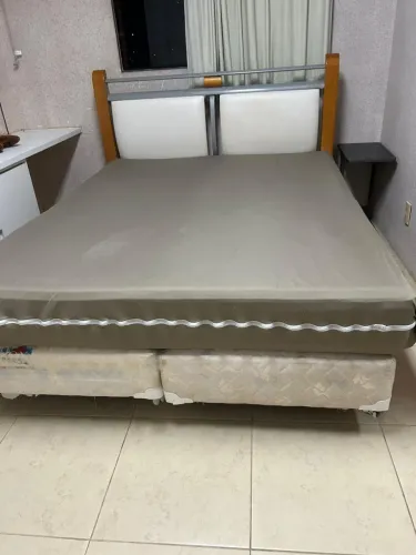 Vende se Cama King, Usada em bom estado