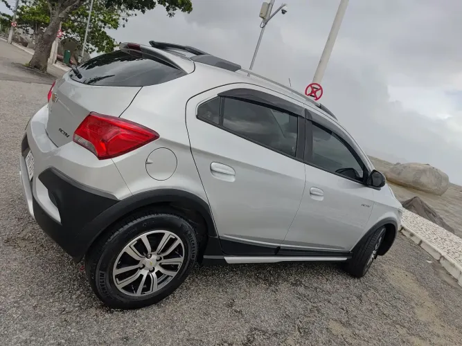 Chevrolet Onix Activ 1.4 8V Flex Mec. 4P 2018