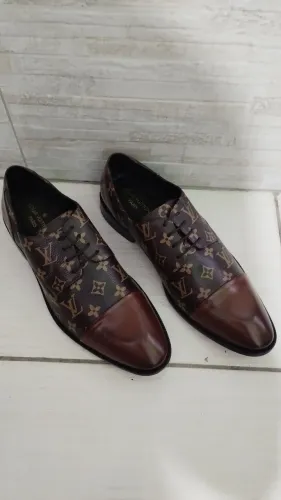 Sapato LouisVuitton 43