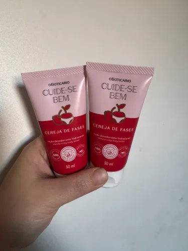 Creme hidratante o Boticário - cereja de fases