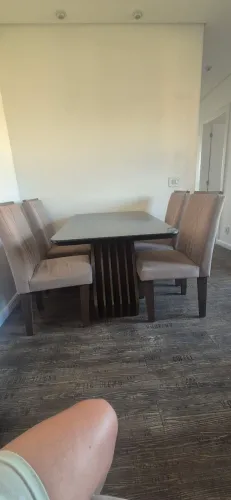 Mesa tampo de vidro com 4 cadeiras