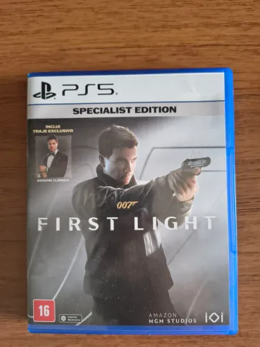 007 FIRST LIGHT - PS5 (Aceito troca por AC BLACK FLAG RESYNCED - PS5