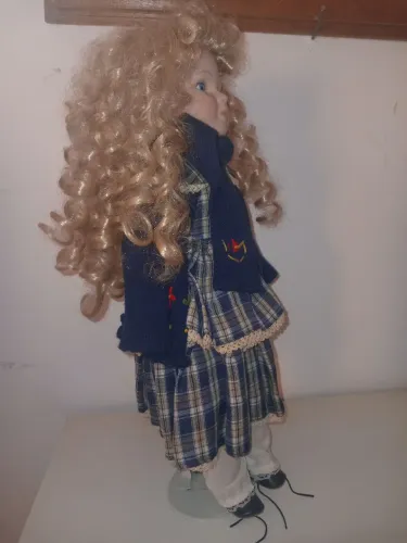 Boneca de porcelana