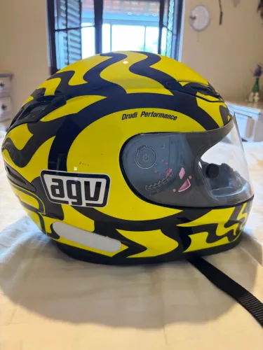 Capacete Valentino AGV GP Tech edição limitada 