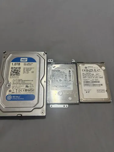 Lote 3 HDs - 2x 1TB + 250GB - Notebook e PC
