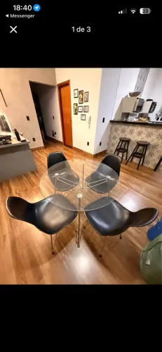 Mesa eames de ferro com cadeiras