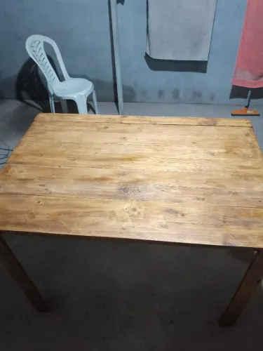 Mesa de madeira palete