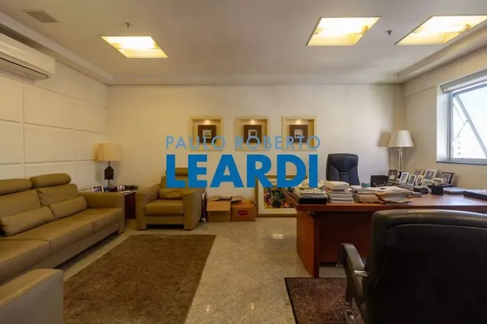 CONJ. COMERCIAL - POMPÉIA - SP