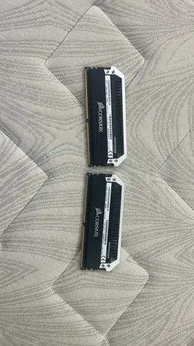 Memoria RAM Corsair Dominator DDR4 16gb (CADA) 3000mhz