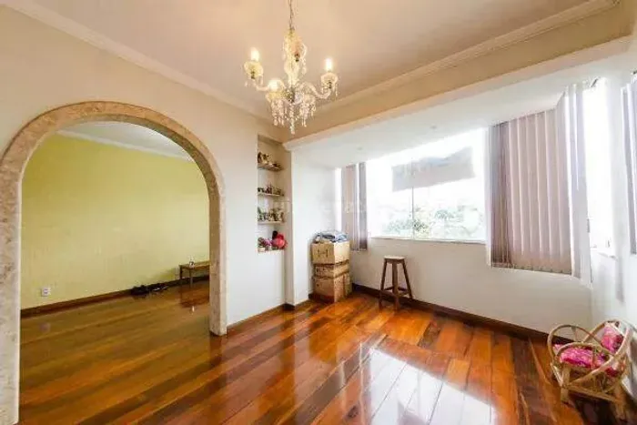 Apartamento à venda no bairro Grajaú
