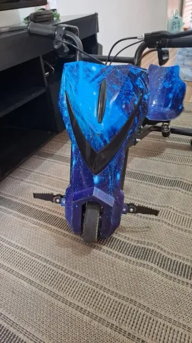 Carro de Drift com bateria extra ,pouco tempo de uso