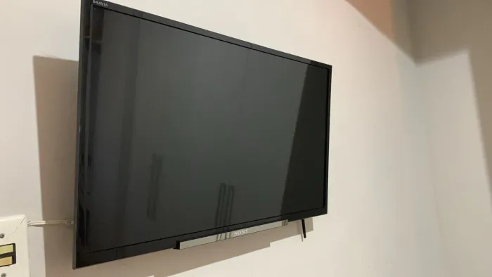 Smart TV Sony Bravia 32 polegadas LED Full HD - Excelente Estado (Com Suporte de Parede)