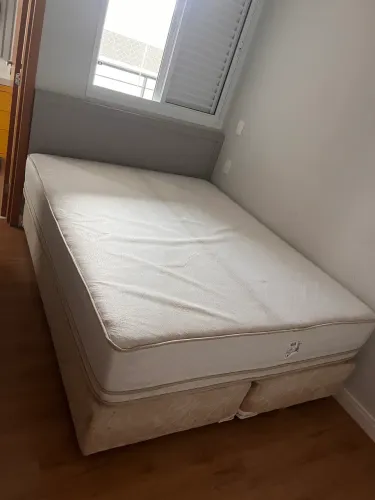 Cama queen 