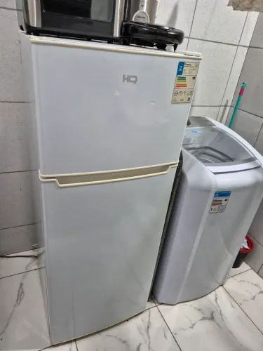 Vendo geladeira semi nova 230 L