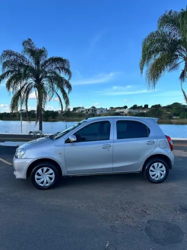 Toyota Etios X 1.3 Flex 16V 5P Mec. 2017
