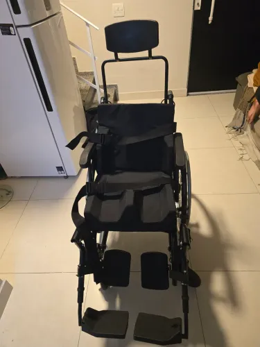 Cadeira de rodas Reclinável Freedom Reclin 40/41 cm . ( Estado de nova)