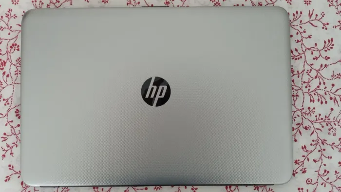 Notebook HP sem marca de uso opção touch screen  