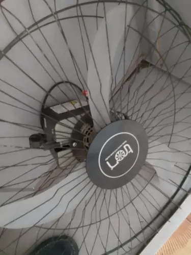 Vendo ventilador tron semi novo