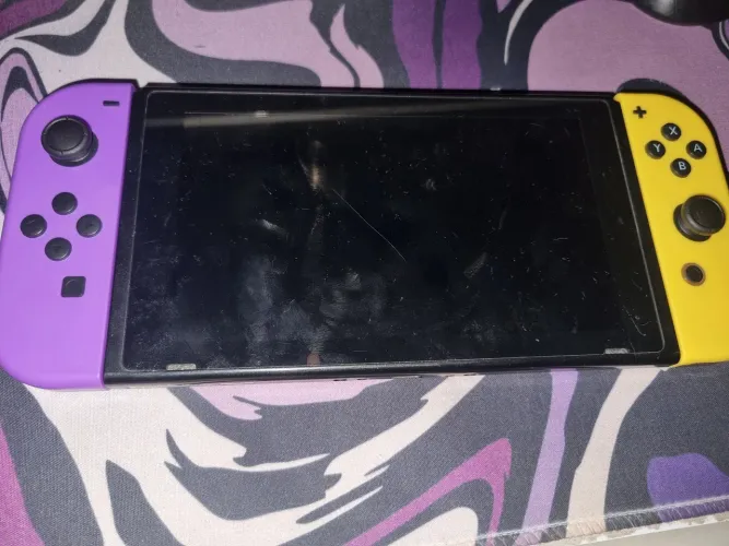 Nintendo switch com 2 jogos (Apenas console)
