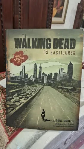 Livro Walking Dead: Os Bastidores (Guia Oficial AMC),
