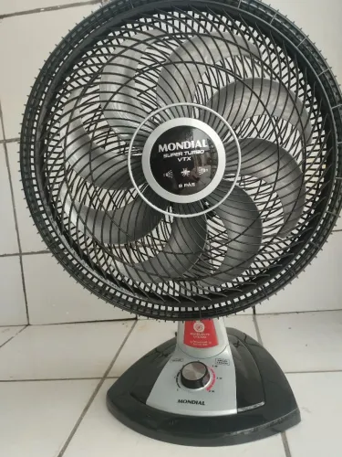 Ventilador de Mesa Mondial Super Turbo de 40 cm com 8 pás e função repelente