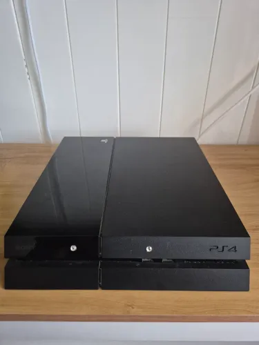 Playstation 4 - PS4