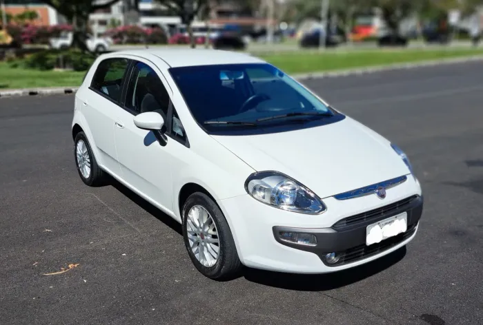 Fiat Punto Essence 1.6 Flex 16V 5P 2013