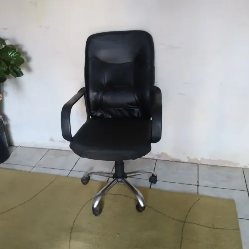 Cadeira prezidente em couro
