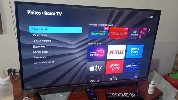 Vendo tv smart Philco Roku Dolby áudio 32"