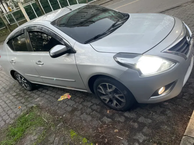 Nissan Versa SL 1.6 16V Flexstart 4P Aut. 2017
