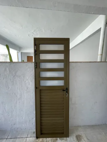 Porta de alumínio completa