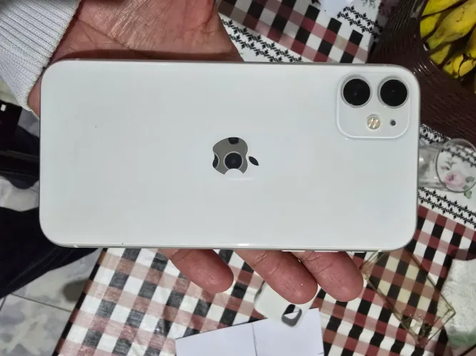 Vendo iPhone 11 Branco impecável